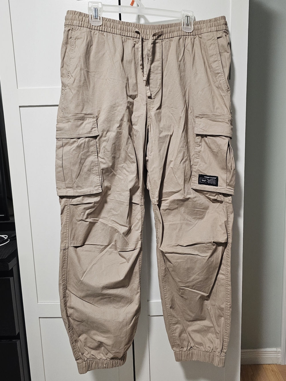 H&M Men's Light Beige Cargo Pants with Utility Pockets